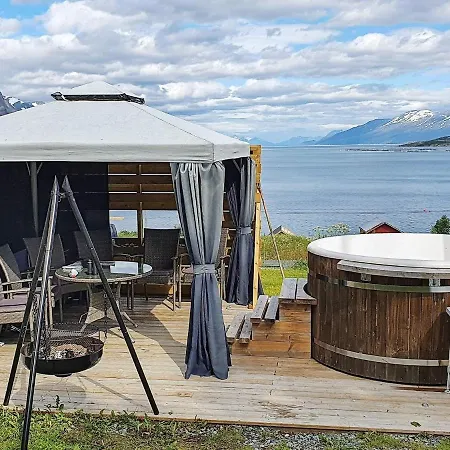 10 Person In Holiday home Lyngseidet