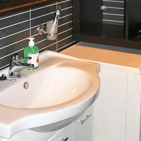 9 Person In * Lyngseidet