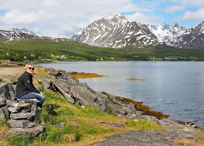 度假居 9 Person In *