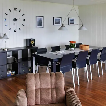 בית נופש 9 Person In *