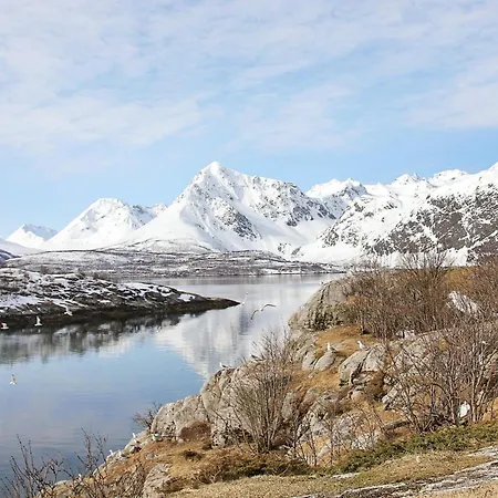 9 Person In בית נופש